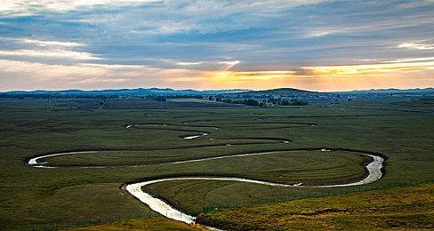 《不朽者传奇》游戏玩法抢先看预告片